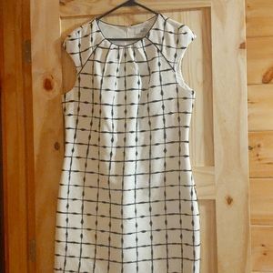 Badgley Mischka Black and Cream Midi Dress